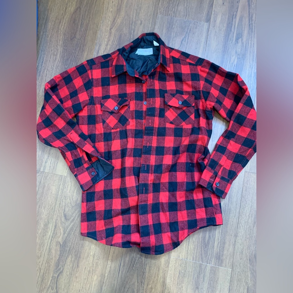 Medium wool plaid shirt